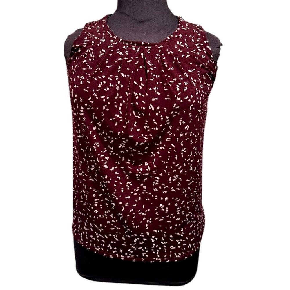 kaileigh maroon graphic print sleeveless blouse size medium pleated neckline